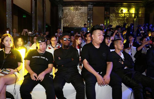 南征北战亮相首映礼