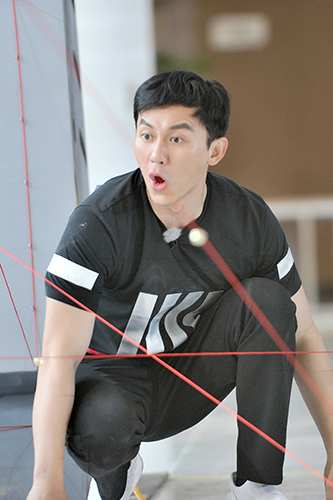 跑男4逃离r星球李晨助力队友默契配合