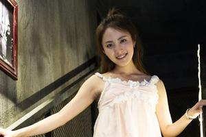 方子怡电影首秀 《灵魂寄生》挑梁女一号|灵魂寄生|VR|方子怡_新浪娱乐_新浪网