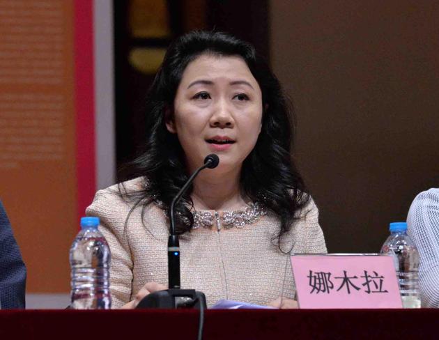 中央音乐学院附中校长娜木拉介绍庆典活动