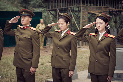 电视前沿 > 正文    新浪娱乐讯 近日,青春热血谍战大剧《解密》正在