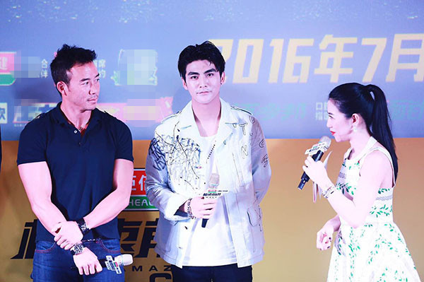 张思帆与张哲瀚接受采访