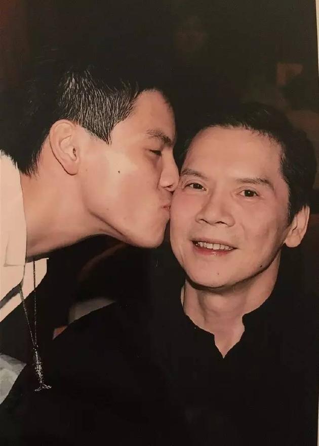 向佐:父亲有钱是他的事梦想是自己的事_手机新浪网