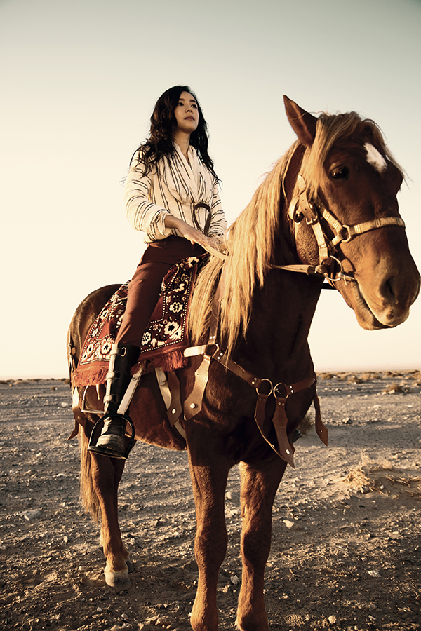 张静初《快枪手》演女军官