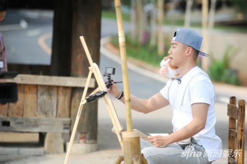 郑恺展绘画才能