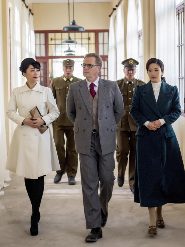 《风云年代》热播 原子霏造型干练大气