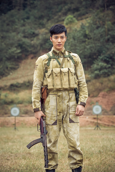 王燕阳剧照新浪娱乐讯 近日,由陈学冬,颖儿,王燕阳,张哲瀚,经超等人