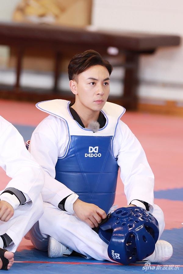 释小龙展现惊人运动天赋