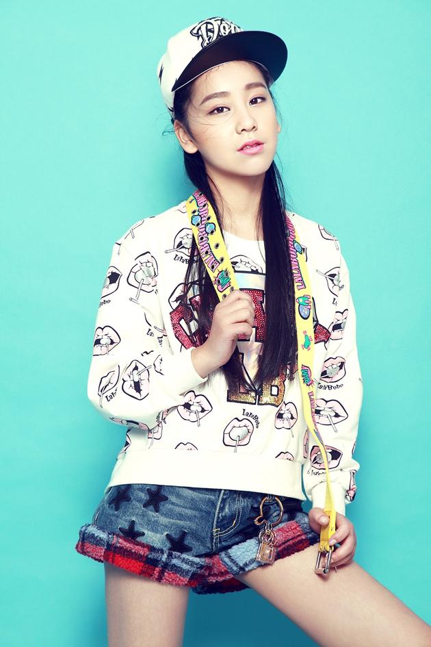 伍语涵青春活力