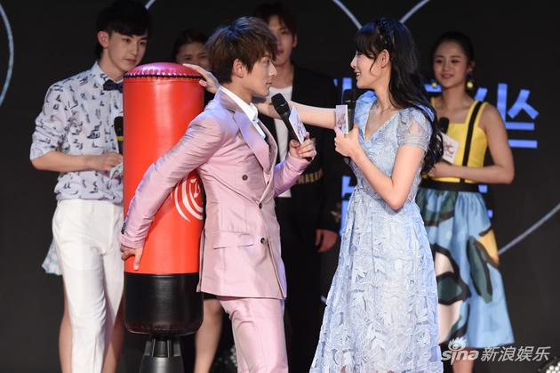 陈翔现场被“壁咚”