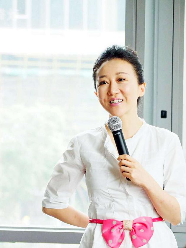 秋微谈男星出轨制作人爱上歌手比比皆是