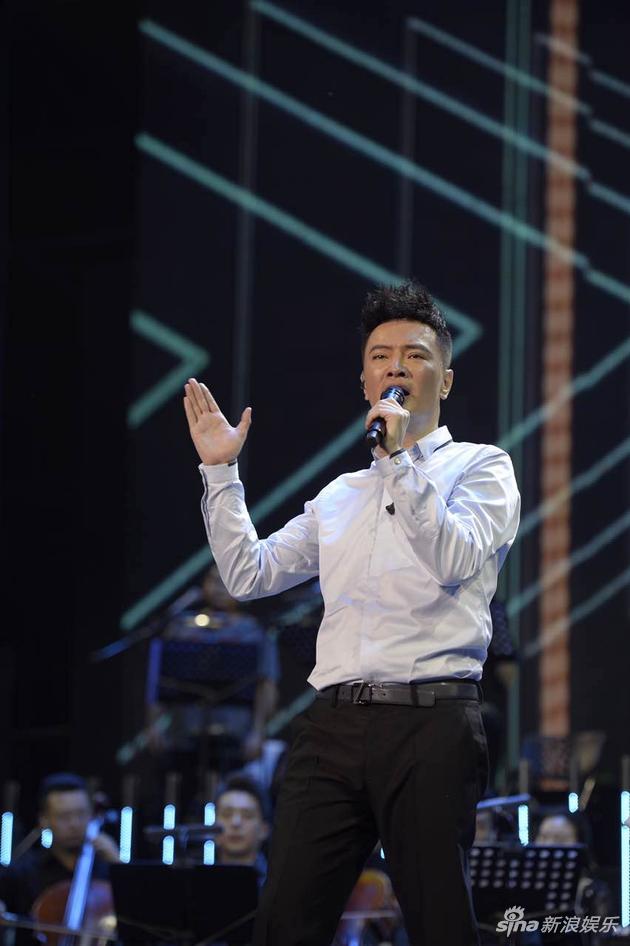 汤非办个唱恩师黄绮珊助阵奋斗乌托邦/. 来自maryface - 微博