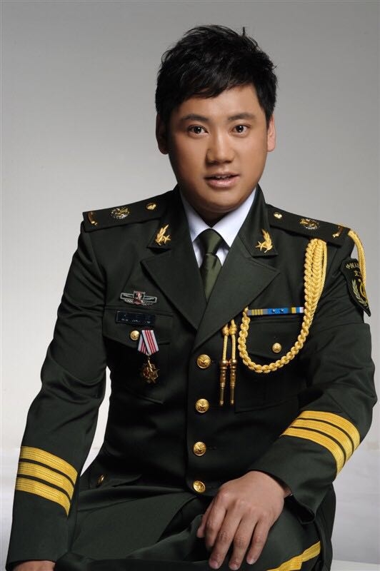 青年男高音歌唱家泽旺多吉