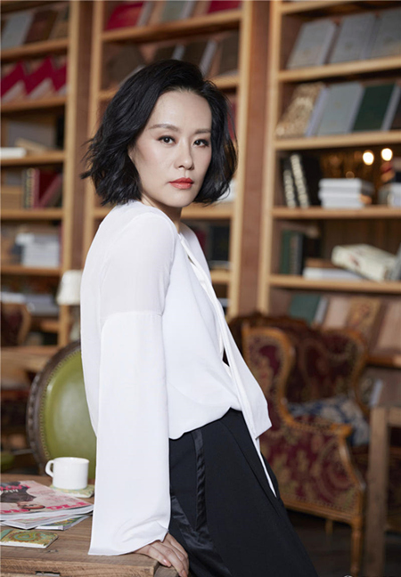 邬君梅新戏杀青坦言想演温柔女人