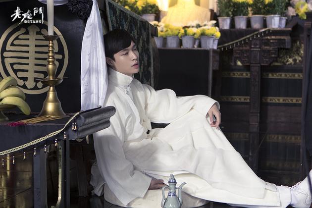 张艺兴饰二月红