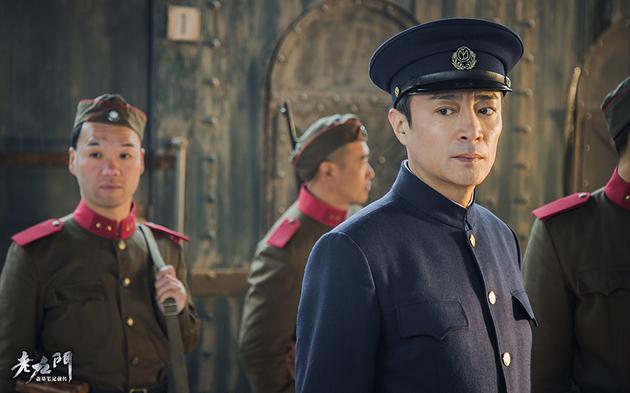 何中华饰火车站长