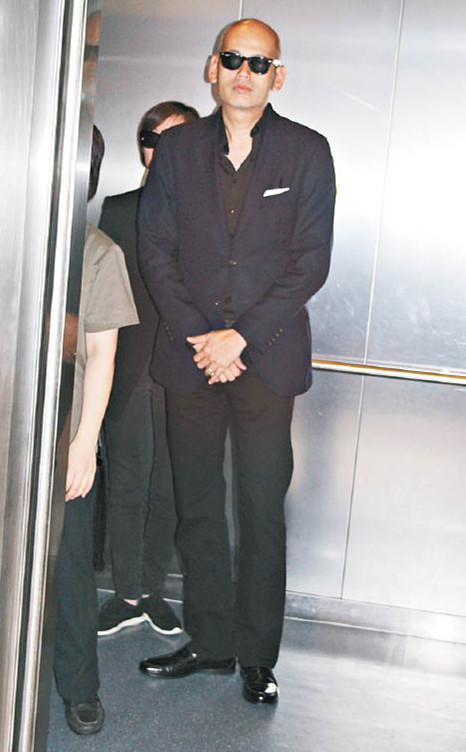 船王之子赵世光病逝 妻子何琍琍悲痛无言