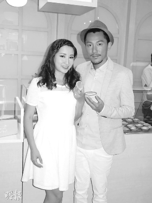 张颕康与老婆麦雅致