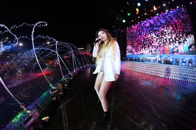 苏丁琦活动首唱全新单曲tiger