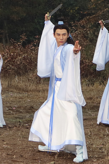 丁一青云志玩御剑苦练技艺变高手