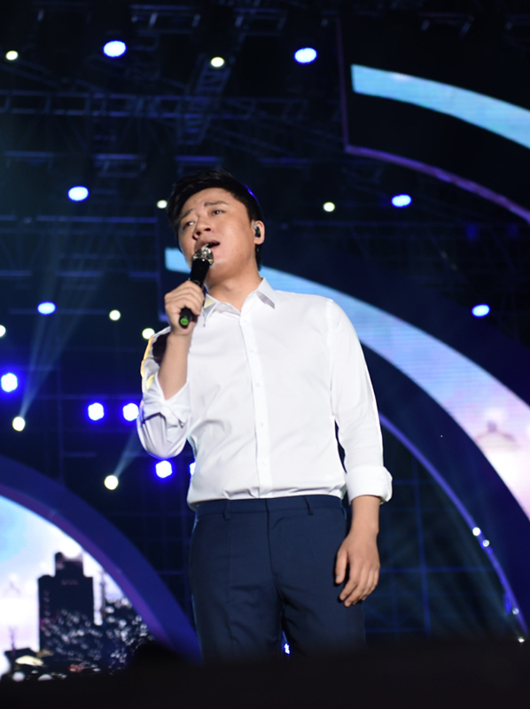 张磊30日成都举行音乐会 将弹唱影视金曲