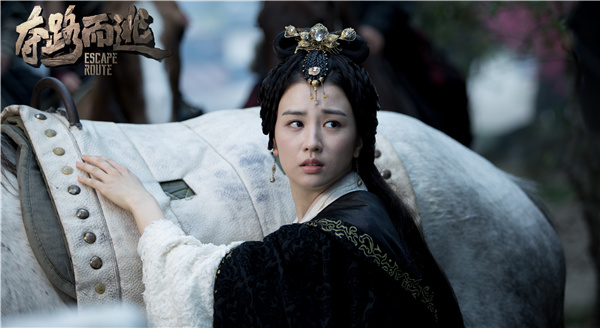 电影《夺路而逃》朴河宣主演