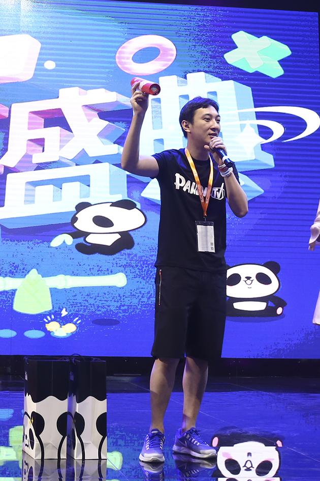 香蕉计划董事长王思聪 现场助阵