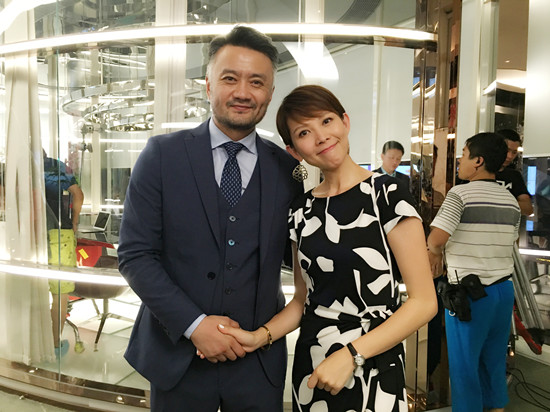 曹卫宇新剧杀青 胡子大叔变温馨暖男