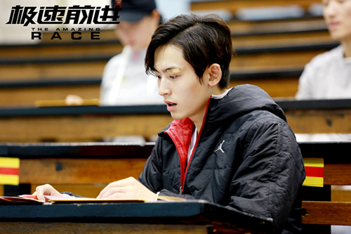 张哲瀚《极速》受伤