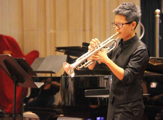 戴中晖教授学生柴琳在开幕式独奏