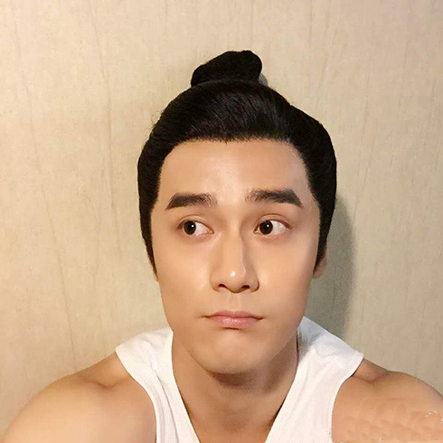 蒋劲夫剧组过七夕发自拍另类表白粉丝