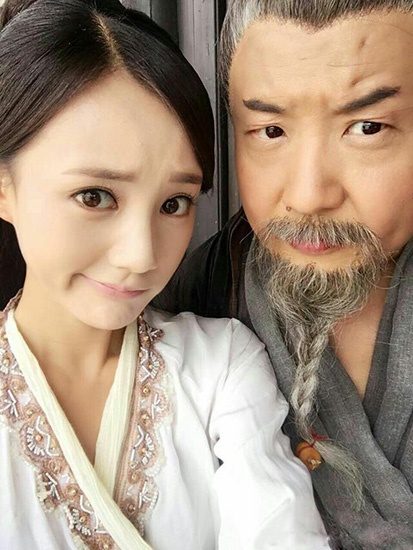 老顽童和黄蓉搞怪自拍