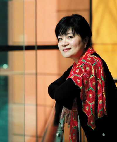 在上海警备区举行,编剧王丽萍,导演毛卫宁,康洪雷,演员萨日娜,刘敏