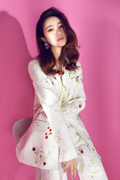 楼佳悦新曲《浴火》16日首发