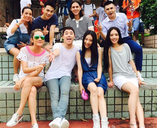 李贤宰宇爱同游杀青高颜值引期待