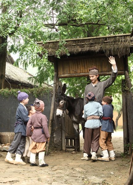 于小彤穿越北宋再当爹 儿女满院奶爸力max