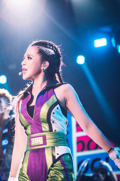 《盖世》艾菲遗憾未见蕾哈娜 燃炸舞台