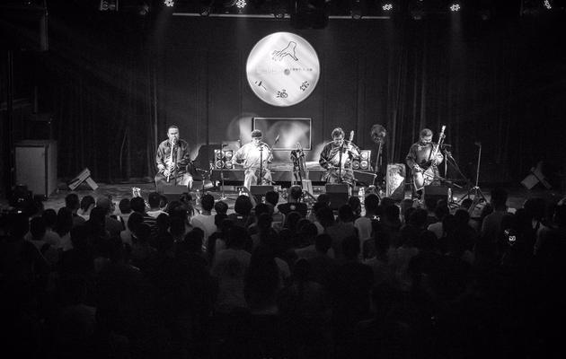 恒哈图乐队现场