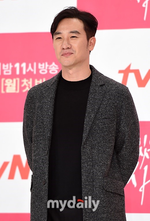 韩演员严泰雄被举报性侵按摩院工作人员