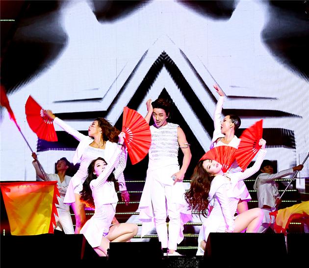 黄致列演唱会舞台