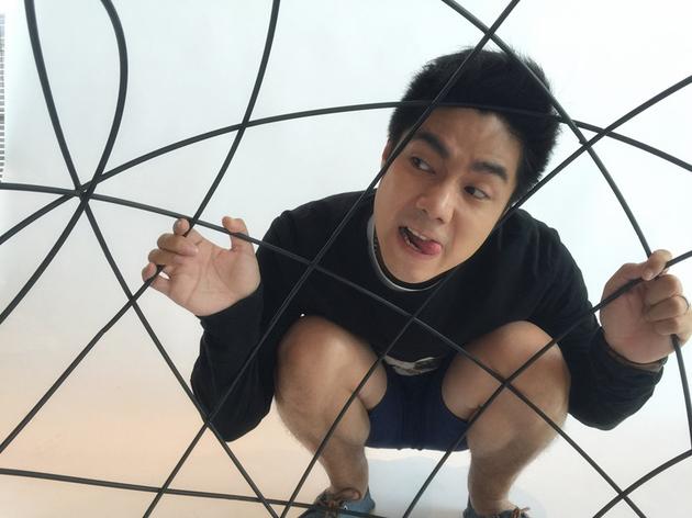 袁成杰搞怪拍摄创意照网友大呼辣眼睛