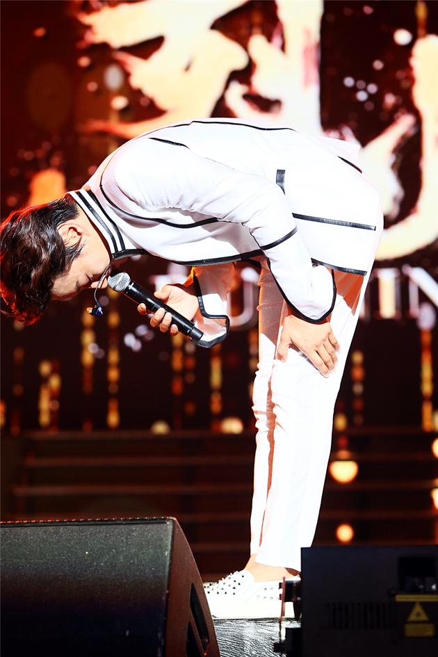 黄致列致谢粉丝