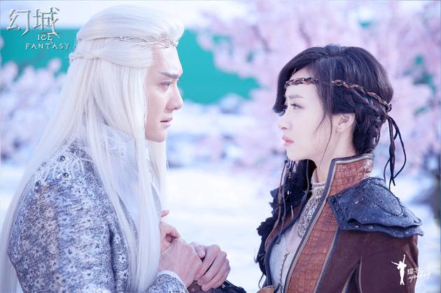 宋茜和冯绍峰对视