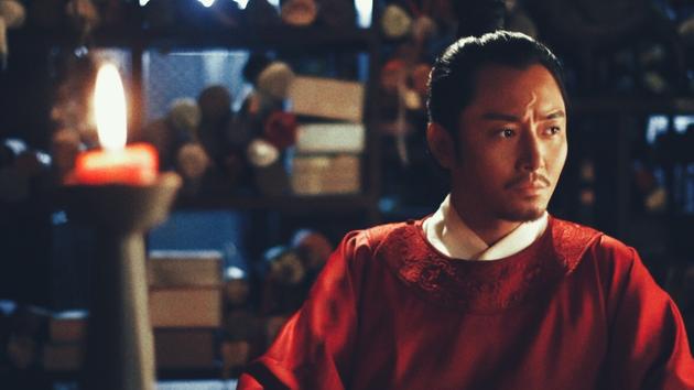 李东学深夜苦思