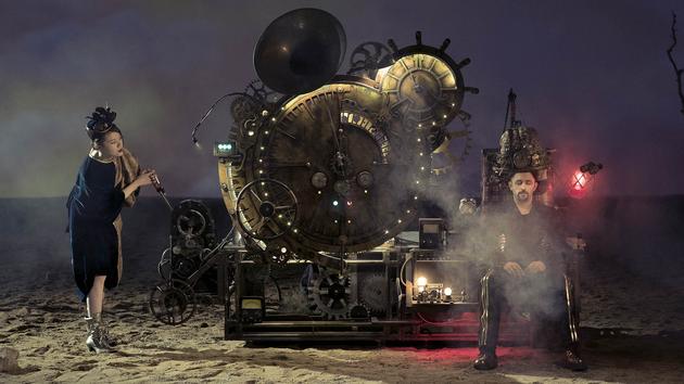 简迷离新曲《平行世界》MV首发