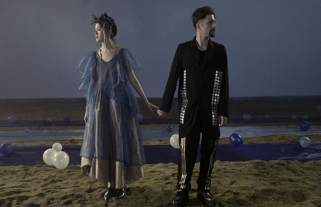 简迷离新曲《平行世界》