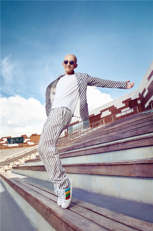 平安亮相叮咯咙咚呛搭档黄梅戏艺人