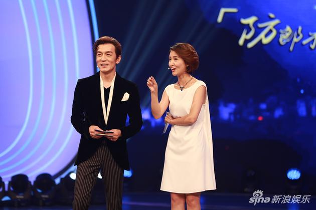 李咏搭档龚凡主持