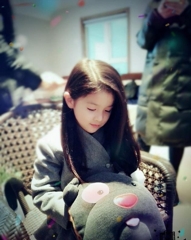 徐婧荧报名爸爸4曾与王菲合作拍摄广告