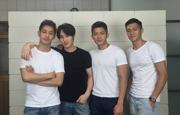 惊台湾要拍同志版红楼梦征12男钗